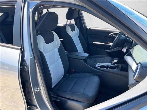 Used 2024 Chevrolet Trax LS FWD image 9
