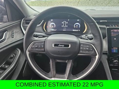 Used 2022 Jeep Grand Cherokee Limited image 14