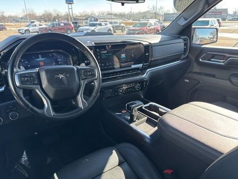 Used 2023 Chevrolet Silverado 1500 LT Trail Boss AWD/4WD image 8