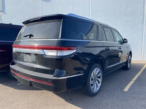 Used 2022 Lincoln Navigator L Reserve AWD/4WD image 10
