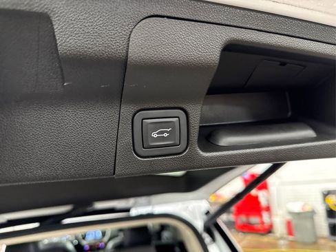 Used 2023 GMC Acadia Denali w/ Denali Ultimate Package image 13