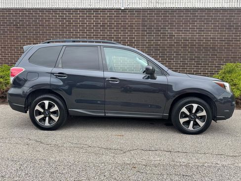Used 2017 Subaru Forester 2.5i Premium w/ All-Weather Package AWD/4WD image 28