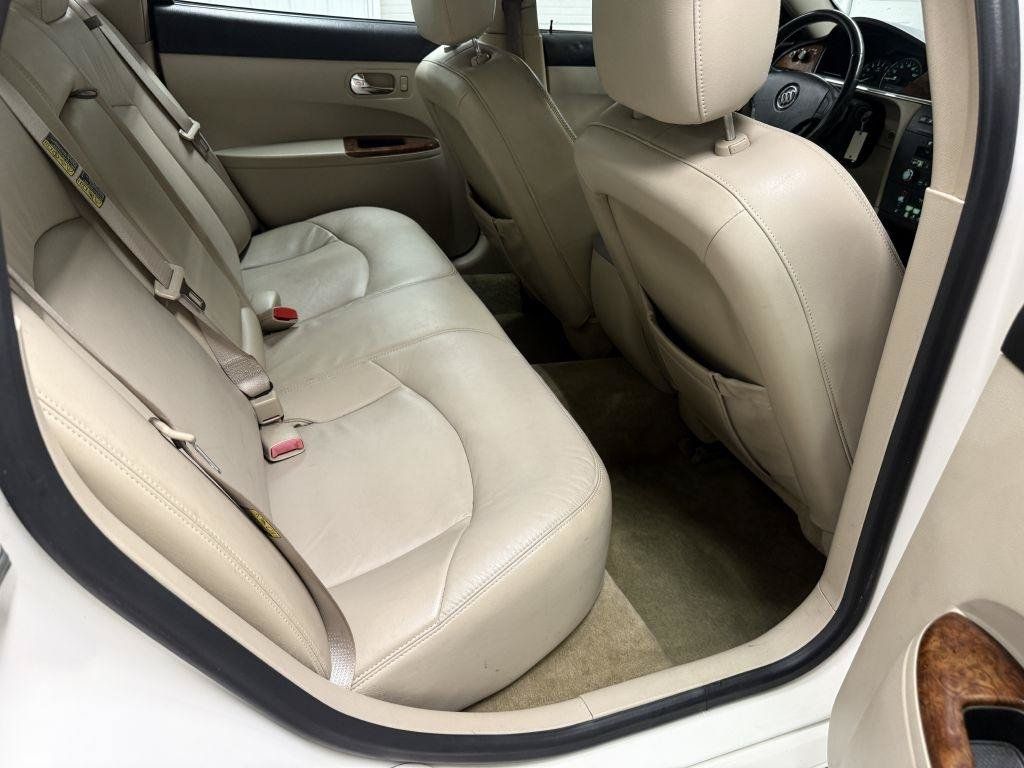 Used 2005 Buick LaCrosse CXS w/ Gold Convenience Package FWD image 23