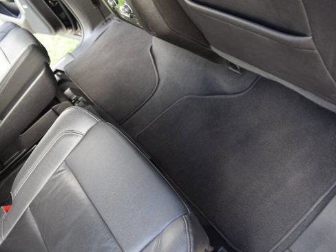 Used 2022 Chevrolet Suburban LT RWD image 47