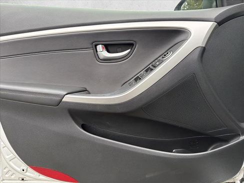 Used 2014 Hyundai Elantra GT w/ Option Group 03 image 10