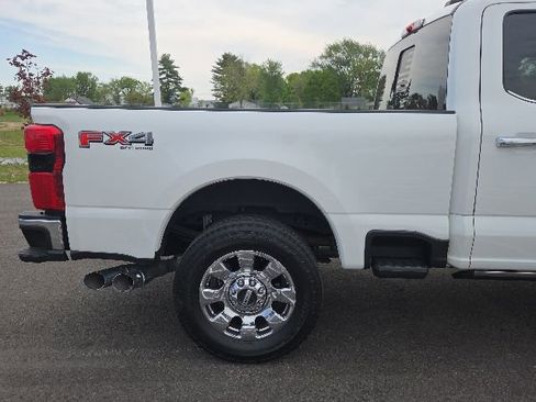 Used 2024 Ford F250 Lariat w/ Lariat Ultimate Package AWD/4WD image 7