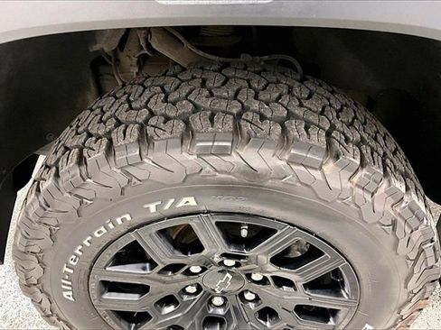 Used 2023 Chevrolet Colorado Trail Boss w/ Technology Package image 35