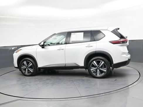 Used 2024 Nissan Rogue SL FWD image 8