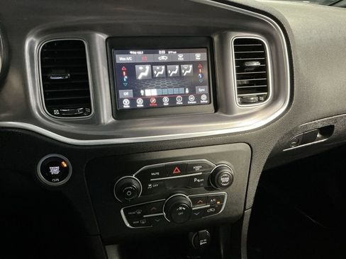 Used 2019 Dodge Charger SXT RWD image 21