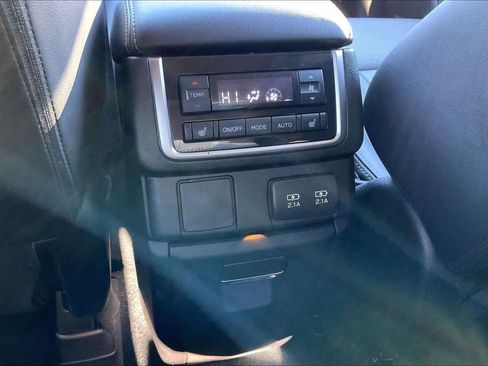 Used 2021 Subaru Ascent Limited w/ Technology Package image 38