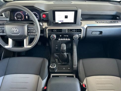 Used 2025 Toyota Tacoma TRD Off-Road AWD/4WD image 13