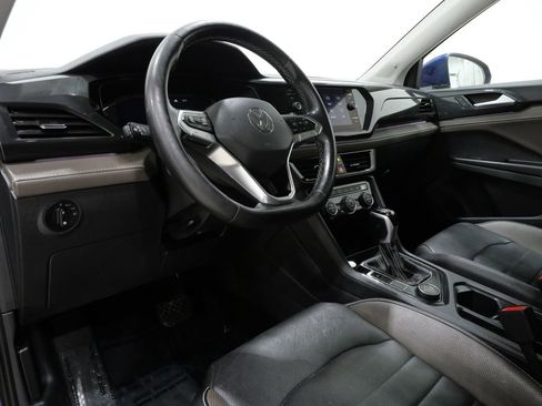 Used 2022 Volkswagen Taos SEL image 11