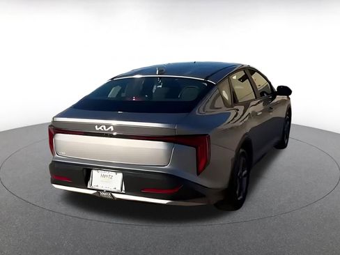 Used 2025 Kia K4 LXS image 12