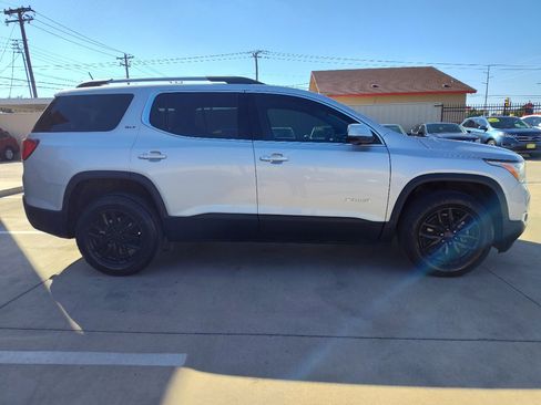 Used 2019 GMC Acadia SLT image 4