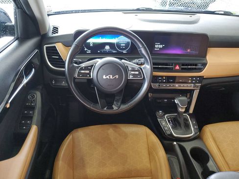 Certified 2024 Kia Seltos EX FWD image 13