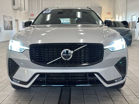 Used 2025 Volvo XC60 B5 Plus AWD/4WD image 10