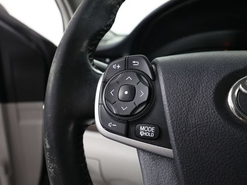 Used 2014 Toyota Camry XLE w/ Leather Package FWD image 30