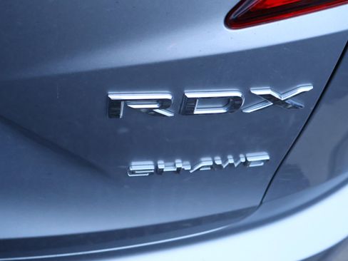 Used 2023 Acura RDX SH-AWD image 9