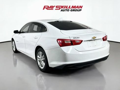 Used 2017 Chevrolet Malibu LT w/ Leather Package FWD image 5