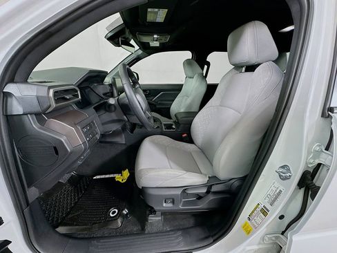 Used 2025 Toyota Tacoma SR5 image 21