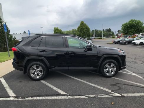 Used 2023 Toyota RAV4 LE AWD/4WD image 17