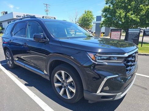 Used 2025 Honda Pilot Elite image 2