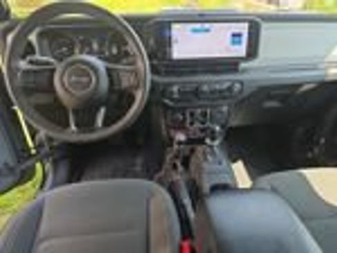 Used 2024 Jeep Wrangler Unlimited AWD/4WD image 27