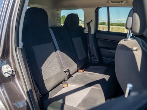 Used 2015 Jeep Patriot Sport w/ Power Value Group AWD/4WD image 27