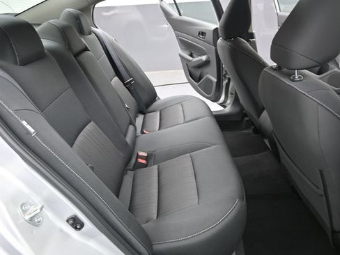 Used 2025 Nissan Altima 2.5 SV FWD image 31