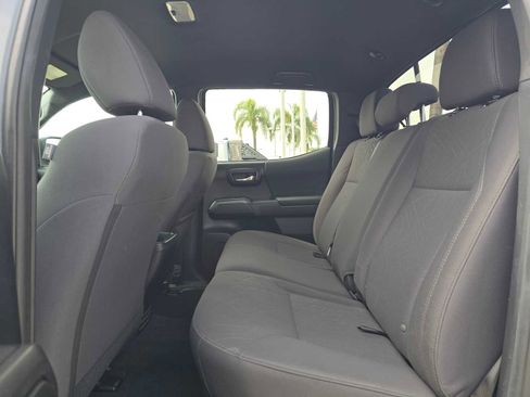 Used 2018 Toyota Tacoma TRD Sport w/ Technology Package AWD/4WD image 17