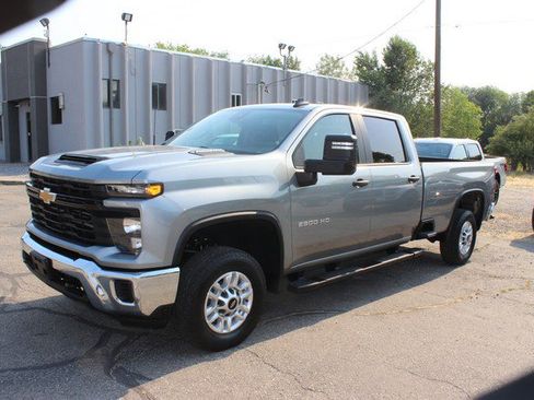 Used 2024 Chevrolet Silverado 2500 W/T w/ WT/CX Safety Package AWD/4WD image 1