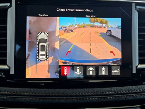 New 2026 Chrysler Pacifica Pinnacle AWD/4WD image 12