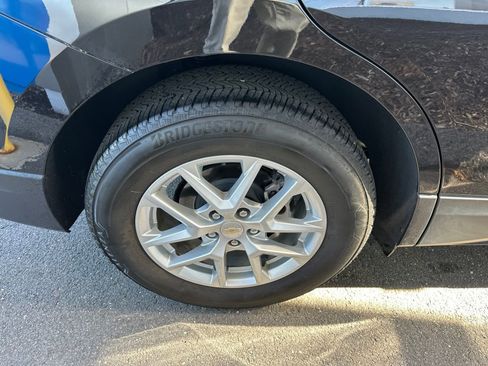 Used 2024 Chevrolet Equinox LT AWD/4WD image 11