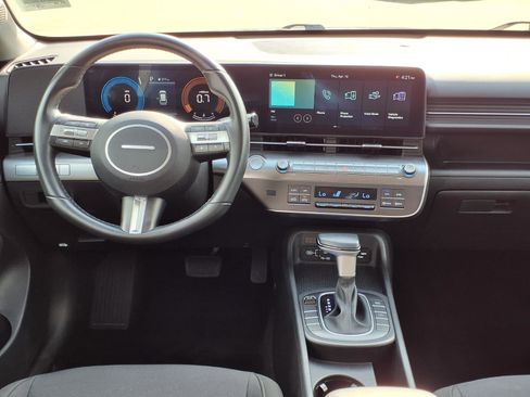 Used 2025 Hyundai Kona SEL image 12