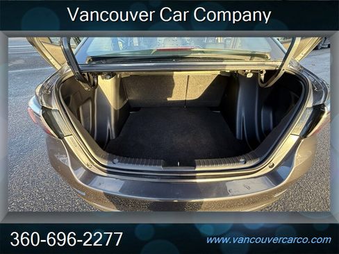 Used 2018 Toyota Yaris iA image 17