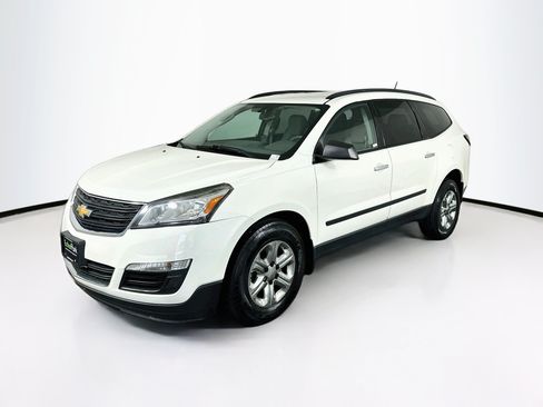 Used 2014 Chevrolet Traverse LS FWD image 3