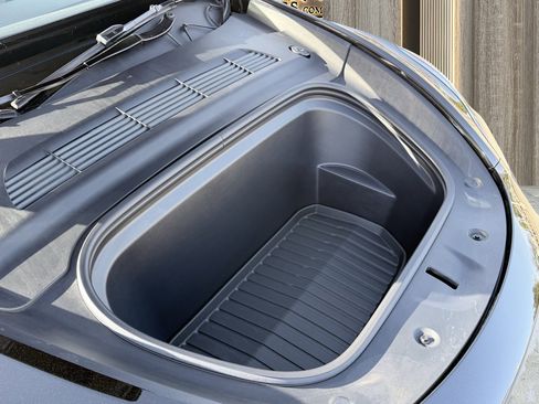 Used 2025 Tesla Model Y Long Range image 16