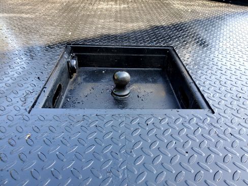 Used 2018 RAM 3500 Tradesman w/ Chrome Appearance Group image 10