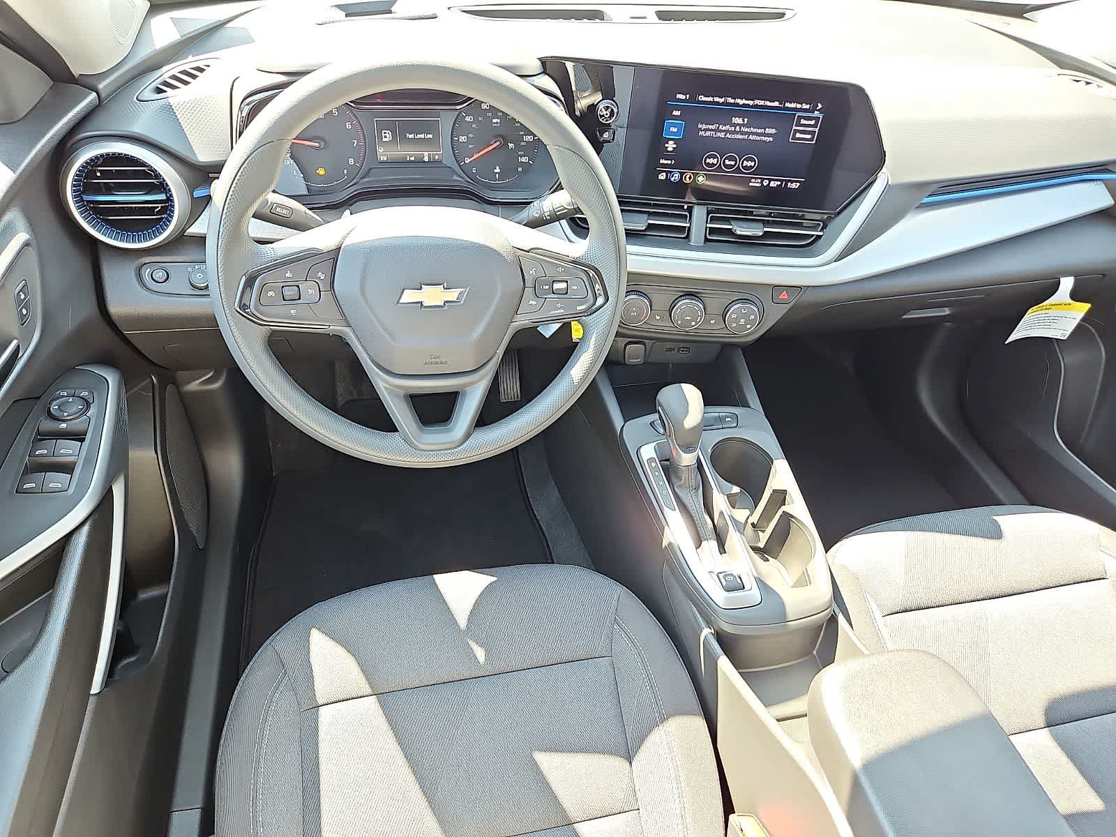 New 2026 Chevrolet Trax LS w/ LS Convenience Package FWD image 9