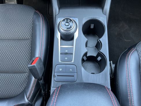 Used 2025 Ford Escape ST-Line AWD/4WD image 17