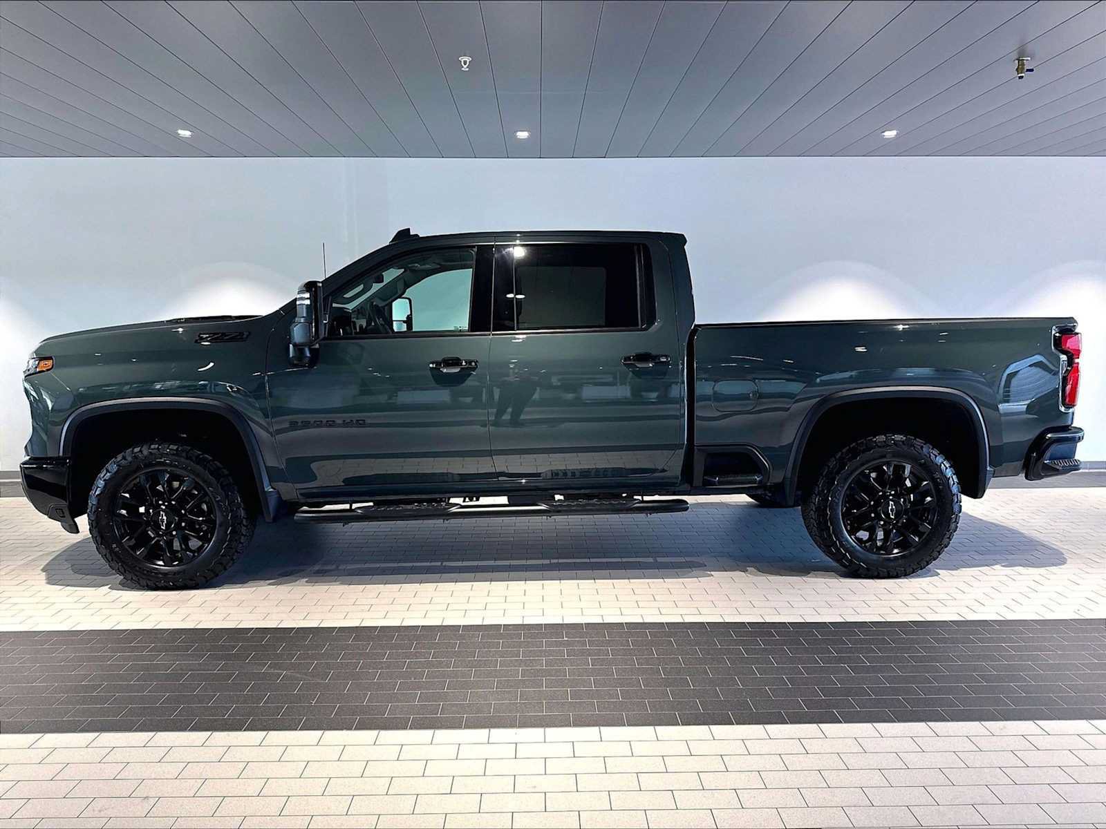 Used 2026 Chevrolet Silverado 3500 LTZ w/ LTZ Plus Package AWD/4WD image 2