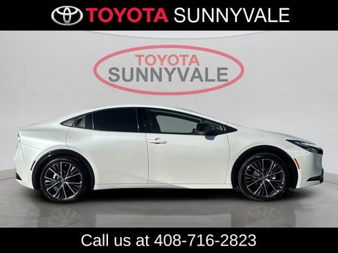 Used 2024 Toyota Prius XLE image 9