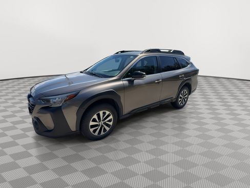 Used 2023 Subaru Outback Premium AWD/4WD image 4