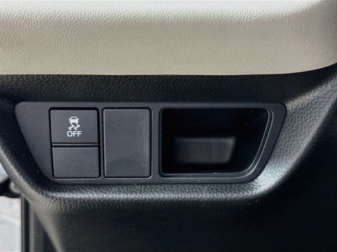 Certified 2024 Honda HR-V LX image 9