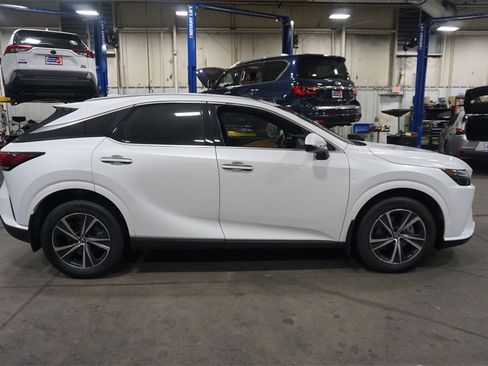Used 2024 Lexus RX 350 Premium image 25