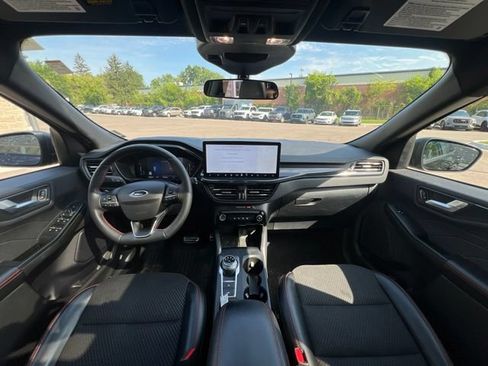 Used 2024 Ford Escape ST-Line w/ Tech Pack #1 AWD/4WD image 17