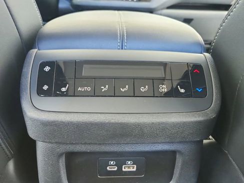 Used 2025 Nissan Pathfinder SL w/ SL Premium Package image 46