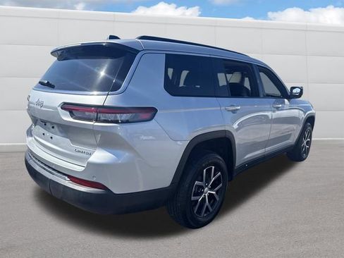 Used 2025 Jeep Grand Cherokee L Limited AWD/4WD image 11