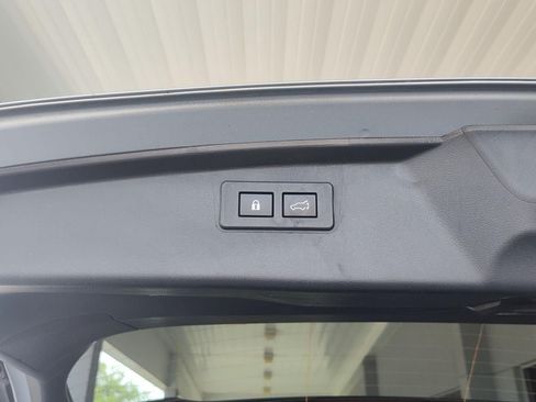 Used 2025 Subaru Outback Premium AWD/4WD image 7