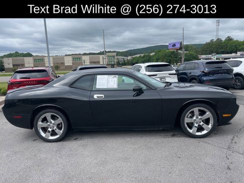 Used 2009 Dodge Challenger R/T w/ Sound Group RWD image 2